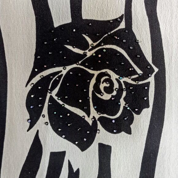 Handmade Beaded Silk Embroidered Lace Ao Dài - Picture 4 of 5